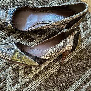 Women’s PRADA snake skin pumps size 35.5. These shoes are worn